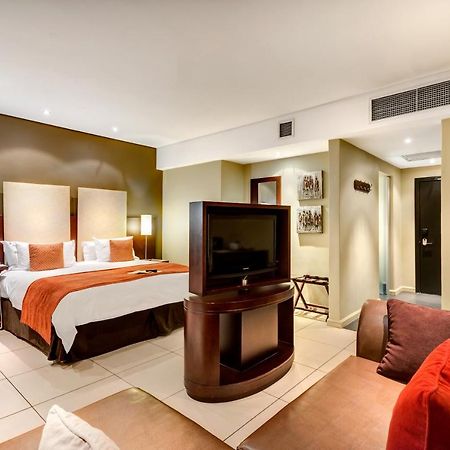 Protea Hotel By Marriott Transit O.R. Tambo Airport Kempton Park Eksteriør bilde