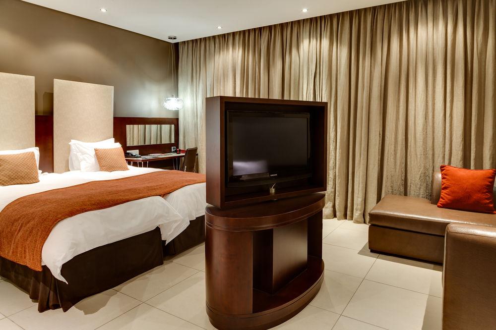Protea Hotel By Marriott Transit O.R. Tambo Airport Kempton Park Eksteriør bilde