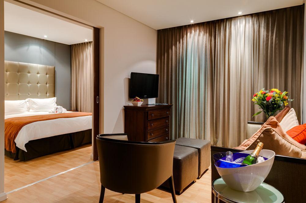 Protea Hotel By Marriott Transit O.R. Tambo Airport Kempton Park Eksteriør bilde