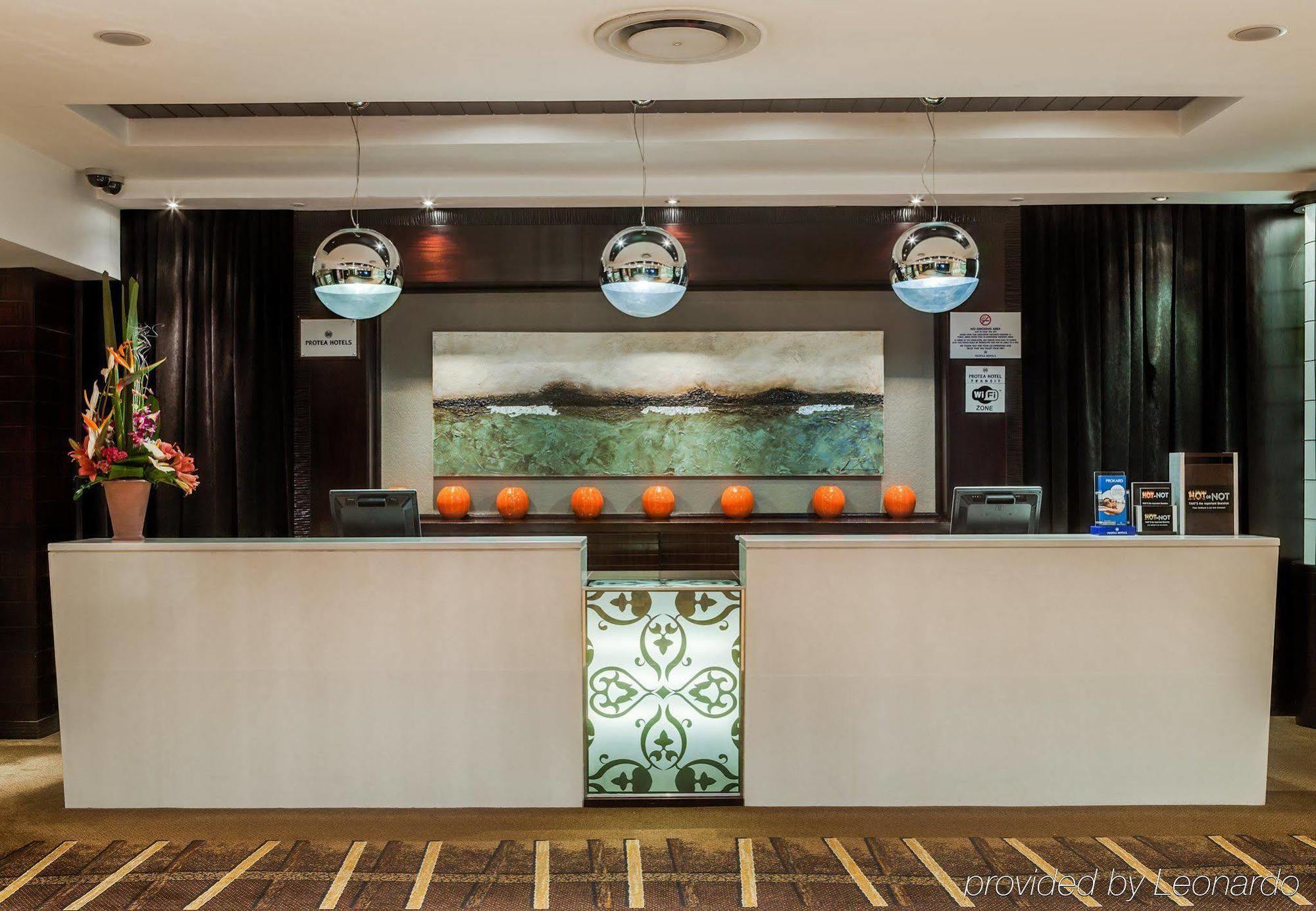 Protea Hotel By Marriott Transit O.R. Tambo Airport Kempton Park Eksteriør bilde