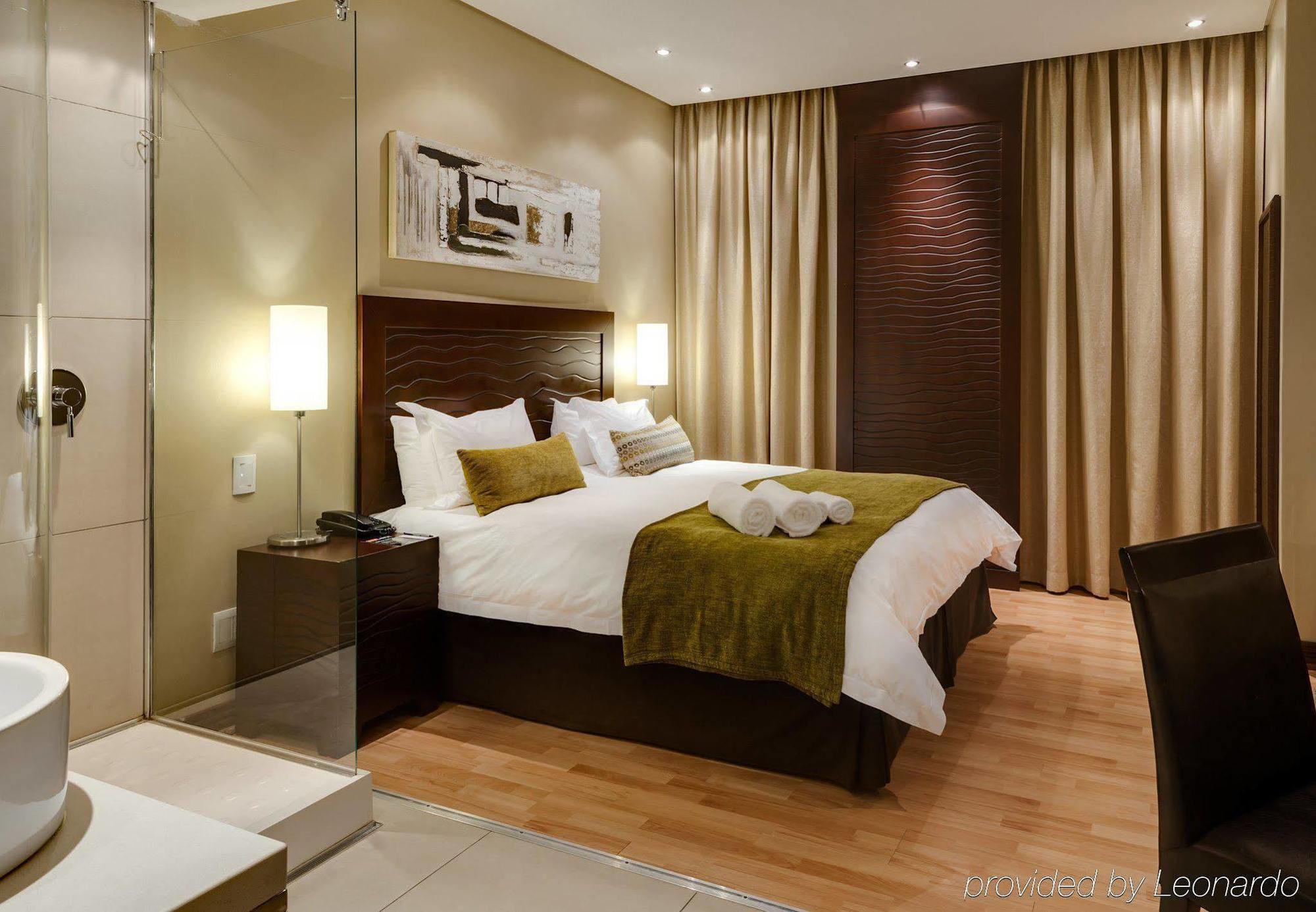 Protea Hotel By Marriott Transit O.R. Tambo Airport Kempton Park Eksteriør bilde