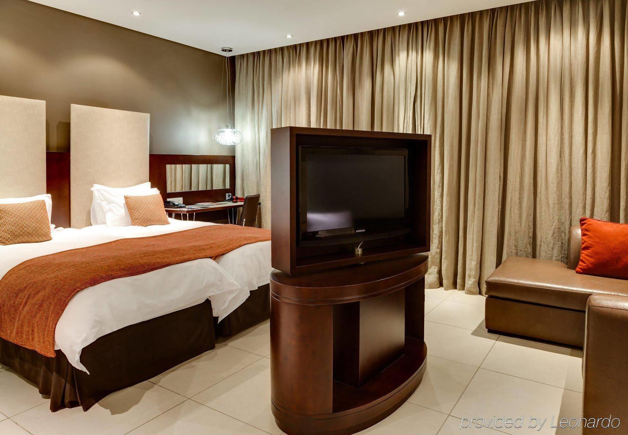 Protea Hotel By Marriott Transit O.R. Tambo Airport Kempton Park Eksteriør bilde