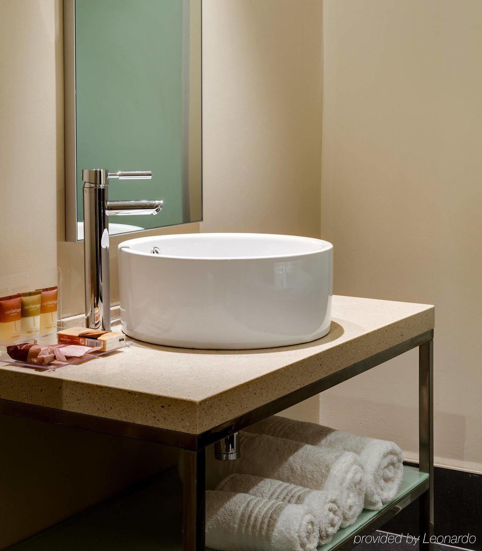 Protea Hotel By Marriott Transit O.R. Tambo Airport Kempton Park Eksteriør bilde