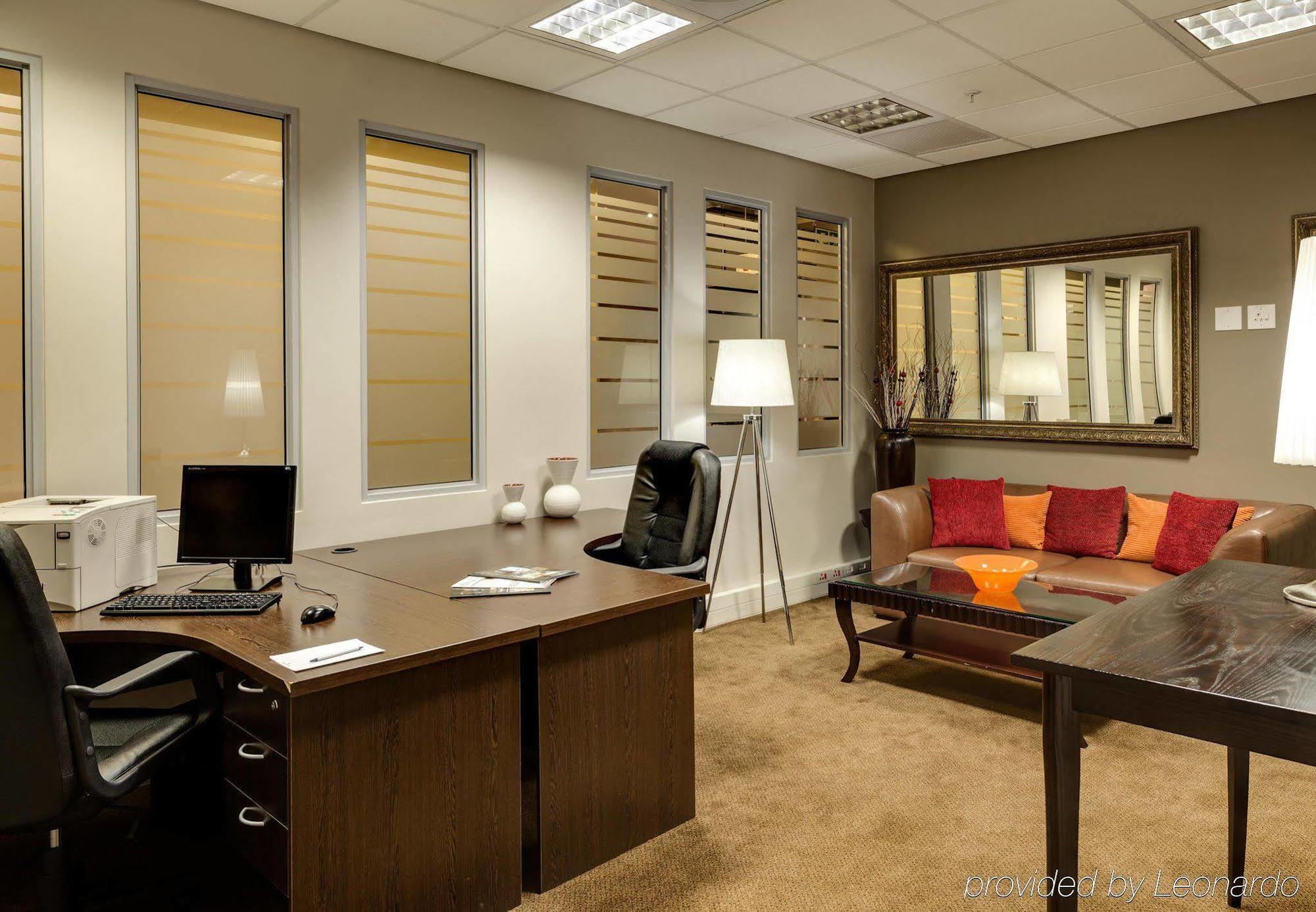 Protea Hotel By Marriott Transit O.R. Tambo Airport Kempton Park Eksteriør bilde