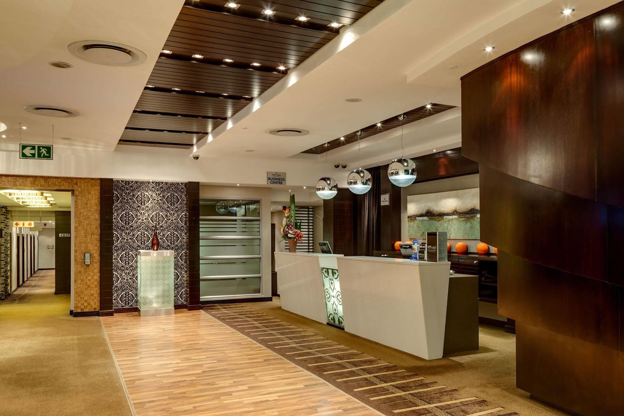 Protea Hotel By Marriott Transit O.R. Tambo Airport Kempton Park Eksteriør bilde