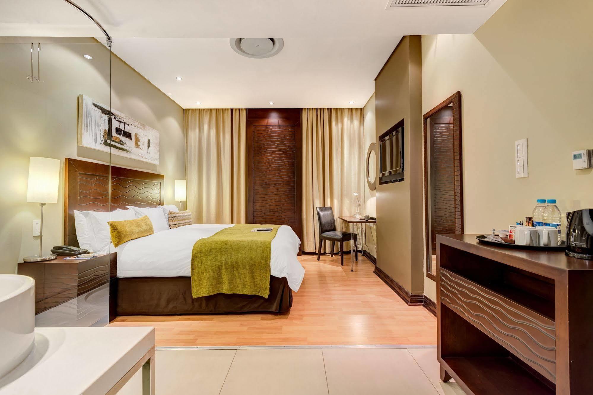 Protea Hotel By Marriott Transit O.R. Tambo Airport Kempton Park Eksteriør bilde