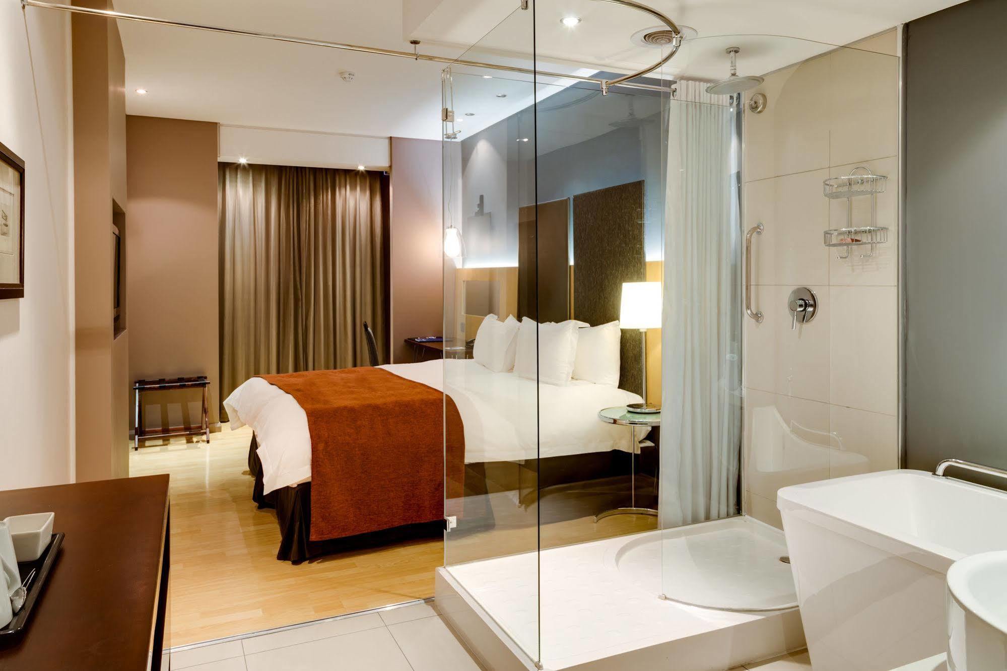 Protea Hotel By Marriott Transit O.R. Tambo Airport Kempton Park Eksteriør bilde
