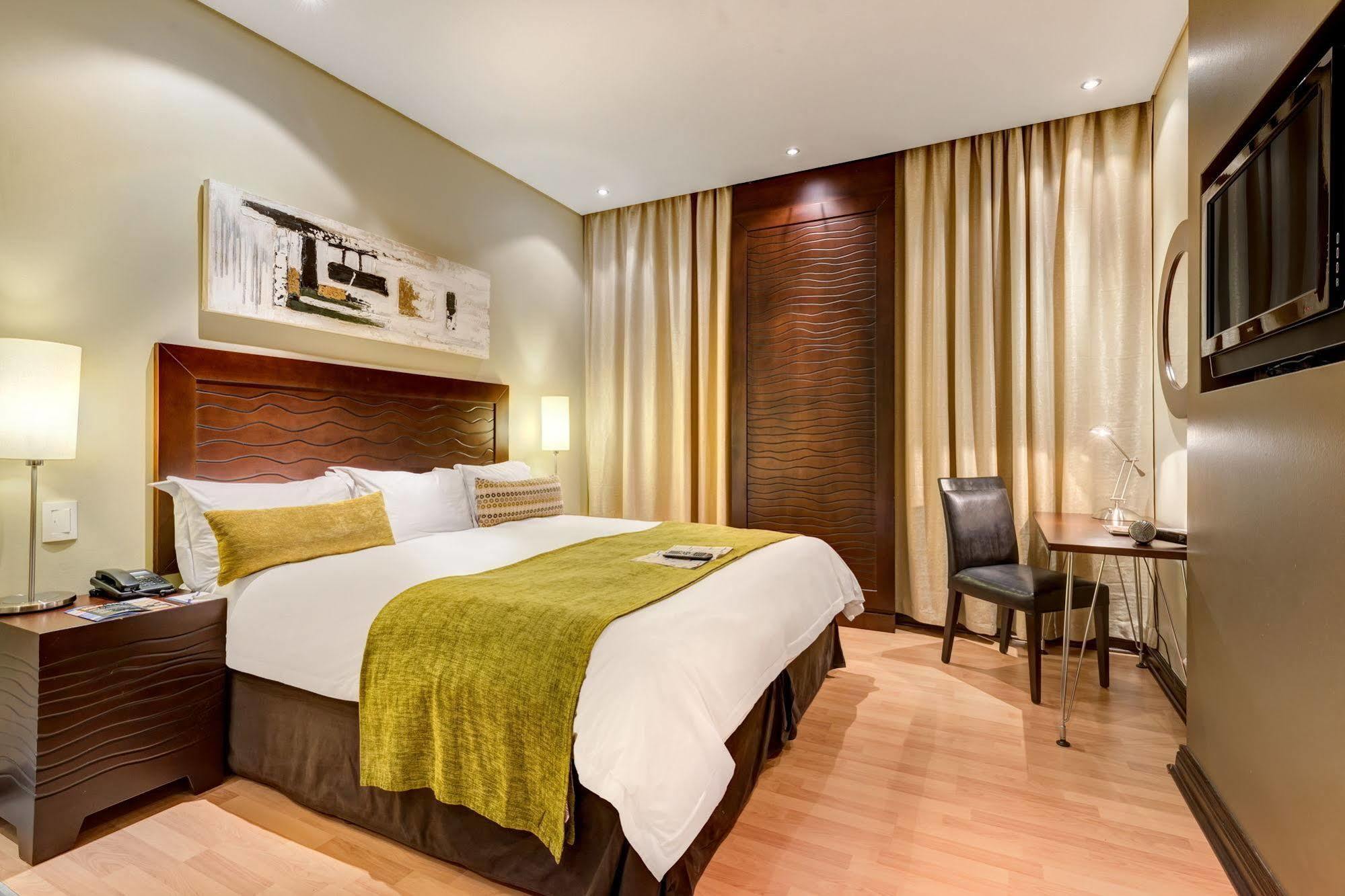 Protea Hotel By Marriott Transit O.R. Tambo Airport Kempton Park Eksteriør bilde