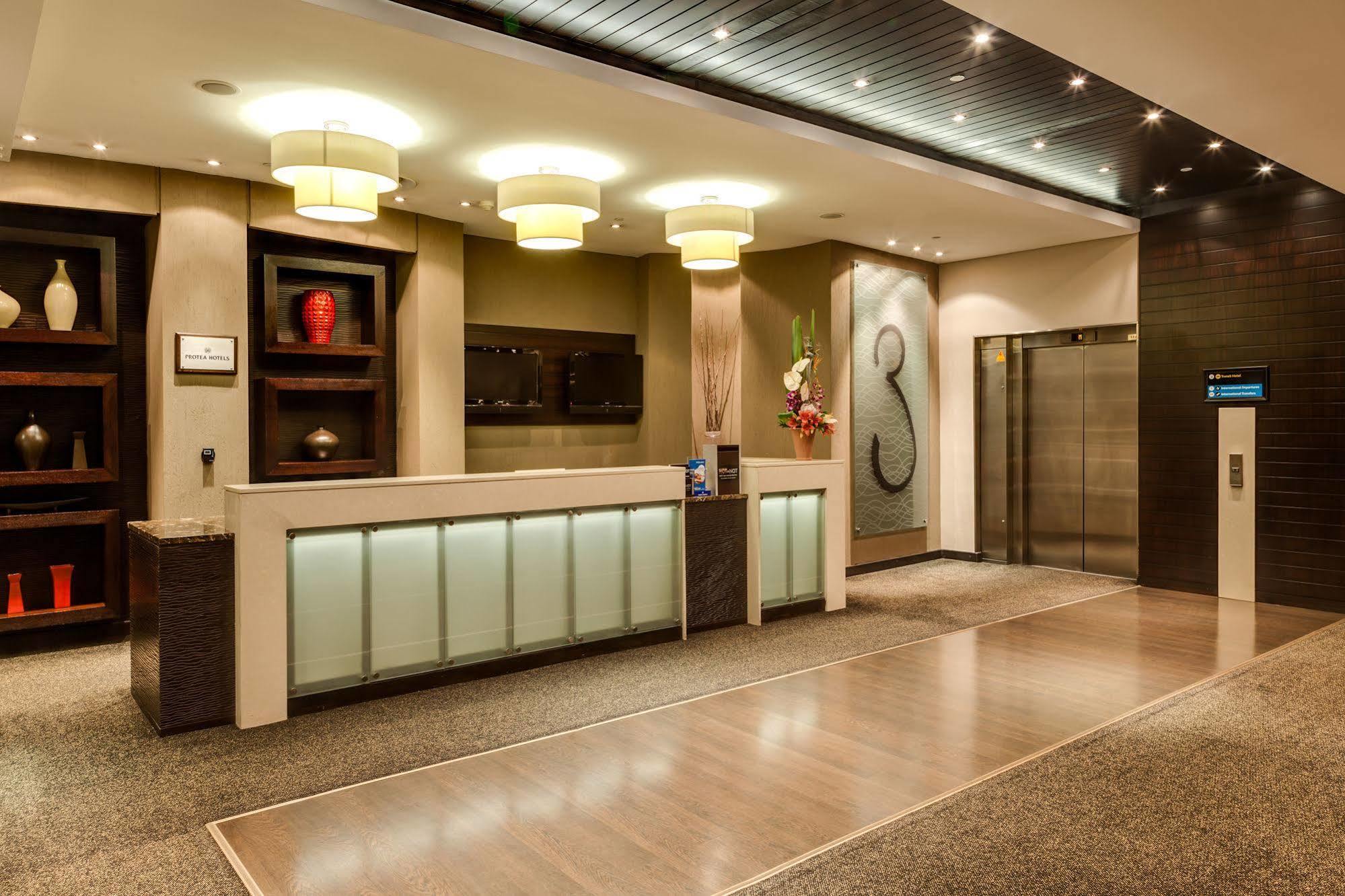 Protea Hotel By Marriott Transit O.R. Tambo Airport Kempton Park Eksteriør bilde