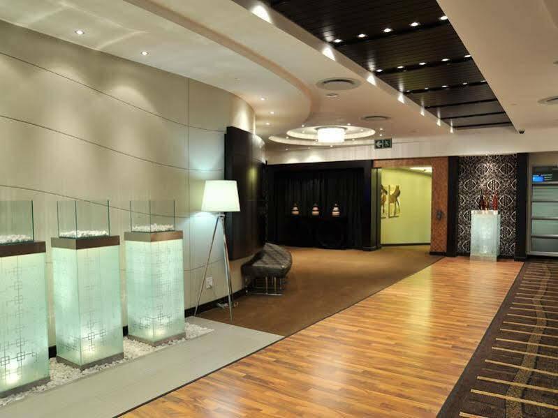 Protea Hotel By Marriott Transit O.R. Tambo Airport Kempton Park Eksteriør bilde
