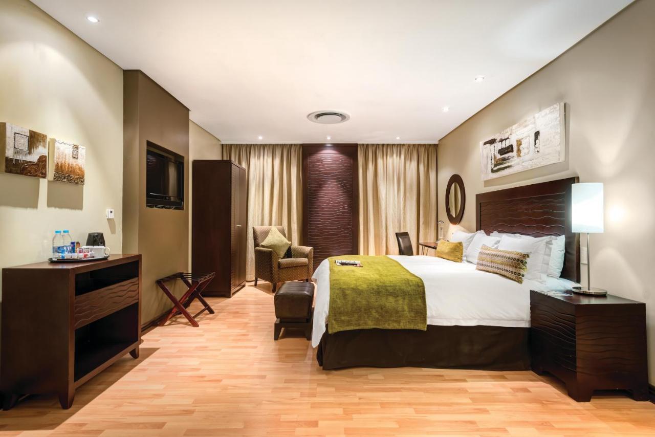 Protea Hotel By Marriott Transit O.R. Tambo Airport Kempton Park Eksteriør bilde